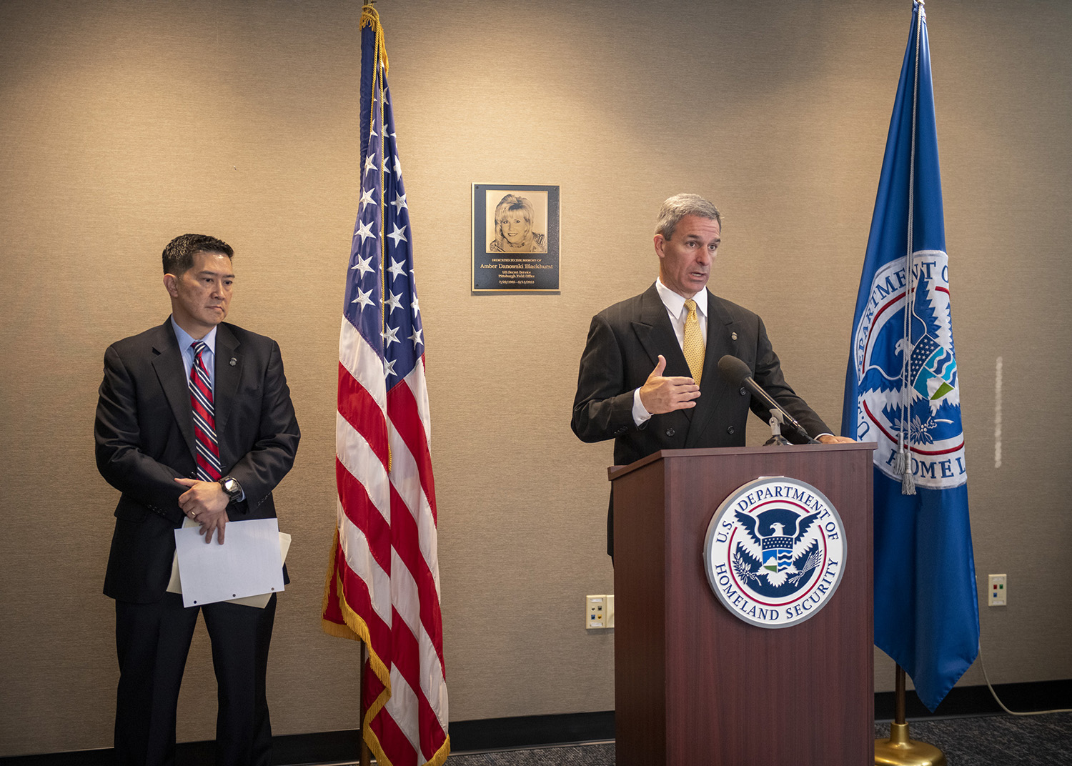 ICE arresta a 15 estudiantes no inmigrantes por fraude relacionado con el OPT