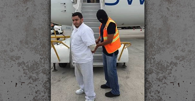 ICE remueve a nacional salvadoreño buscado por asesinato