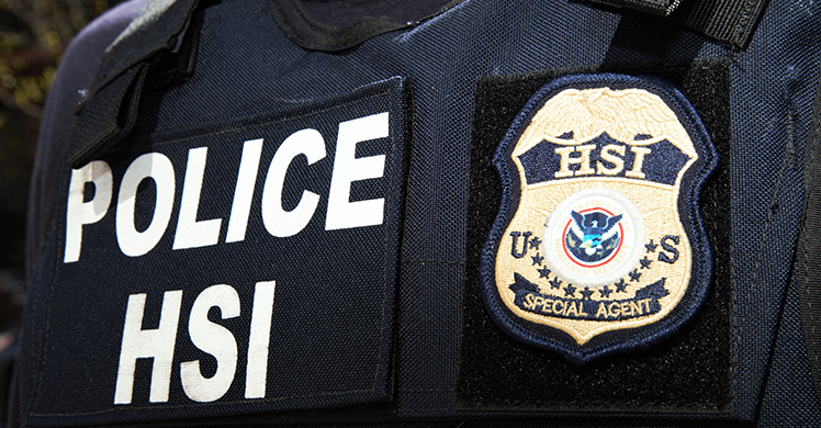 ICE arresta a antiguo agente de inteligencia colombiana condenado por homicidio en Colombia