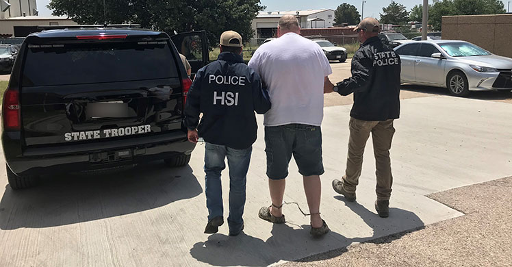 Conductor de autobús escolar del oeste de Texas acusado de poseer material de abuso sexual infantil
